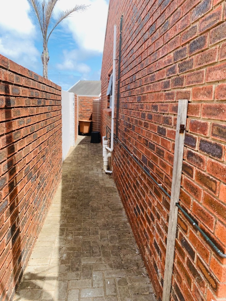 3 Bedroom Property for Sale in Summerstrand Eastern Cape